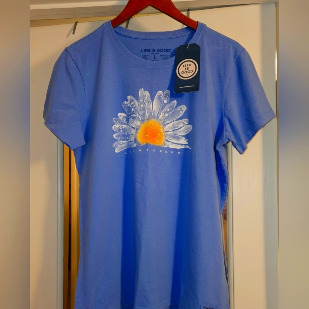 Life is Good Woman's shirt - Large - NWT